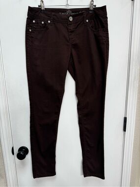 Almost Famous Brown Low-Rise Jeans with Pink Zip Accent